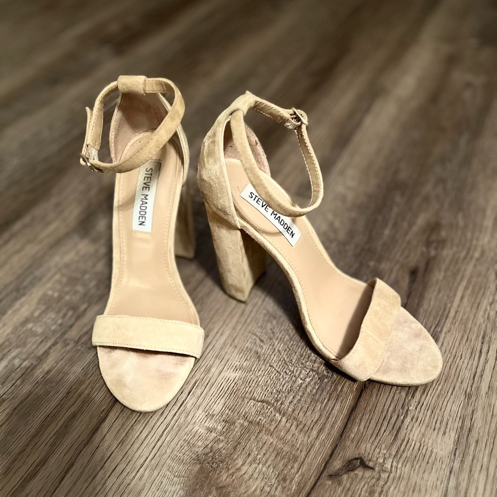 Steve Madden Carsen” Tan Suede Block Heels